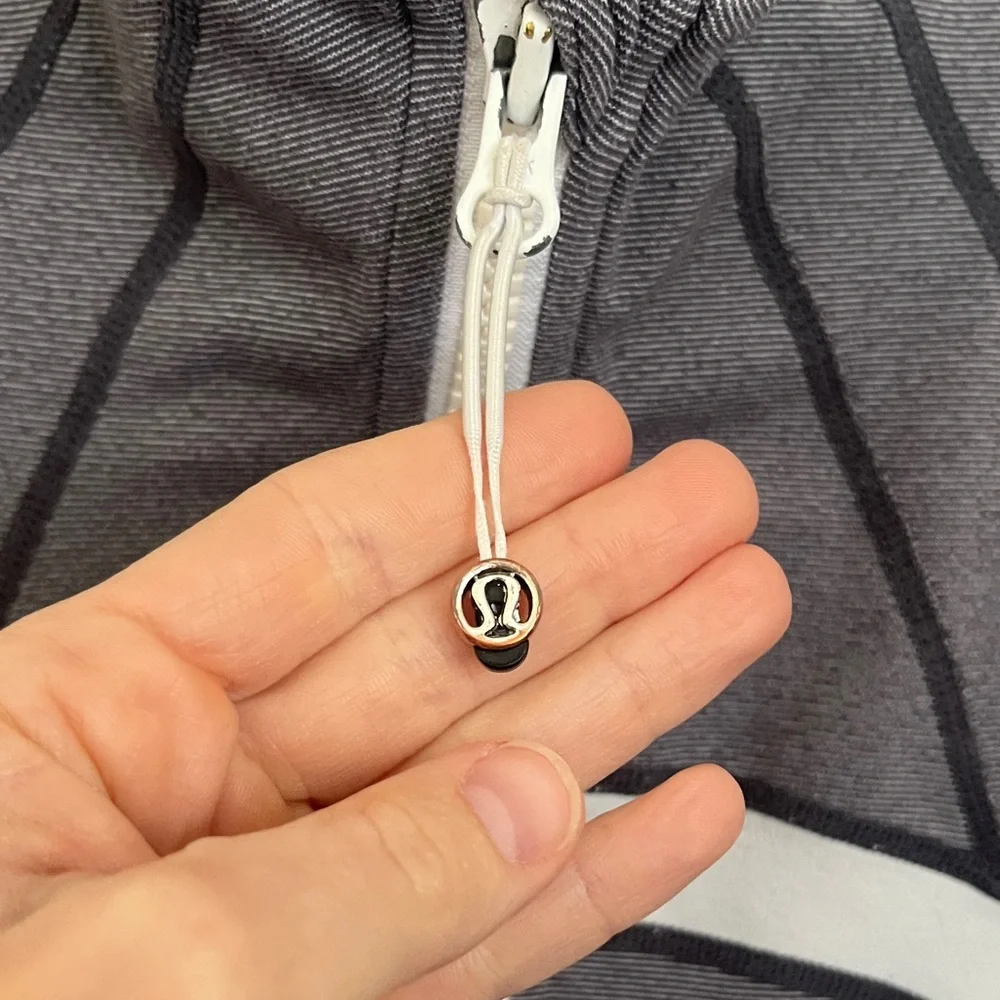 Lululemon Define Jacket Size 8 - Picture 3 of 10